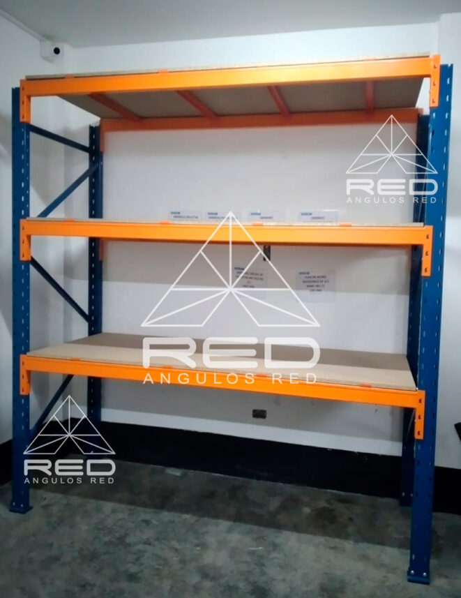 RACKS METÁLICOS DE CARGA PESADA CON TAVESAÑOS - Angulos Red